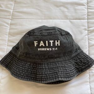 Oversized bucket hat